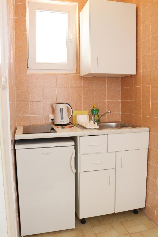 Apartment For One Person Kukljica Ngoại thất bức ảnh